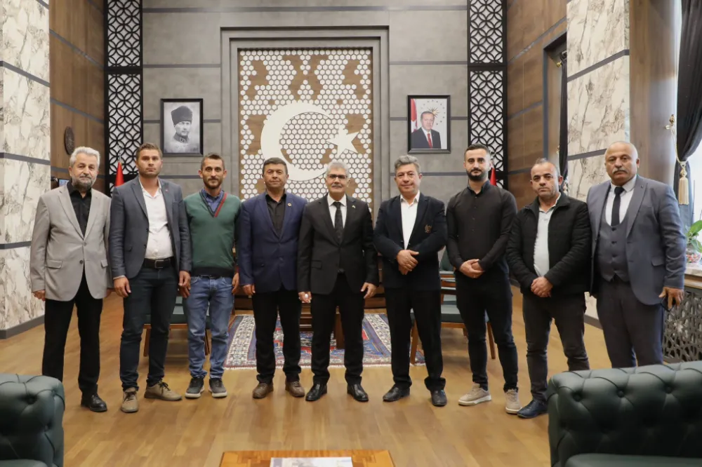 ÇINARLI KÖYÜ DERNEĞİ’NDEN VALİ ÇELİK’E ZİYARET