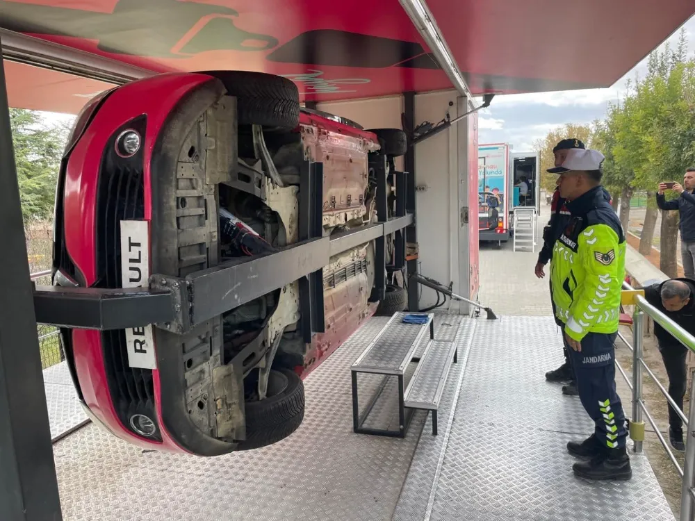 NİĞDE’DE ÖĞRENCİLERE TRAFİK GÜVENLİĞİ EĞİTİMİ