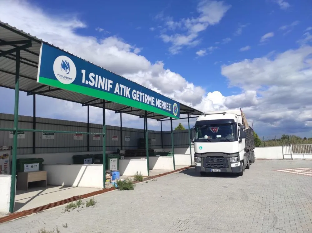 3 BİN 200 KİLOGRAM İLAÇ TOPRAĞI ZEHİRLEMEDEN İMHA EDİLDİ