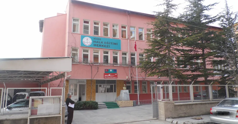 NİĞDE HALK EĞİTİMİ MERKEZİ’NDE YABANCI DİL KURSU BAŞLIYOR