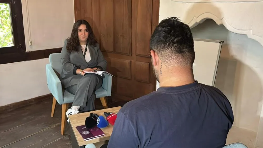 ALKOL BAĞIMLILIĞINI YENDİ, ŞİMDİ DİĞER GENÇLERE UMUT OLUYOR