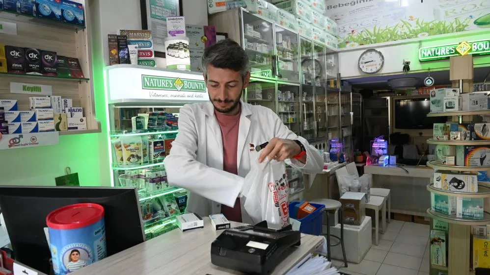 YANLIŞ ANTİBİYOTİK KULLANIMINA KARŞI ECZACI UYARISI