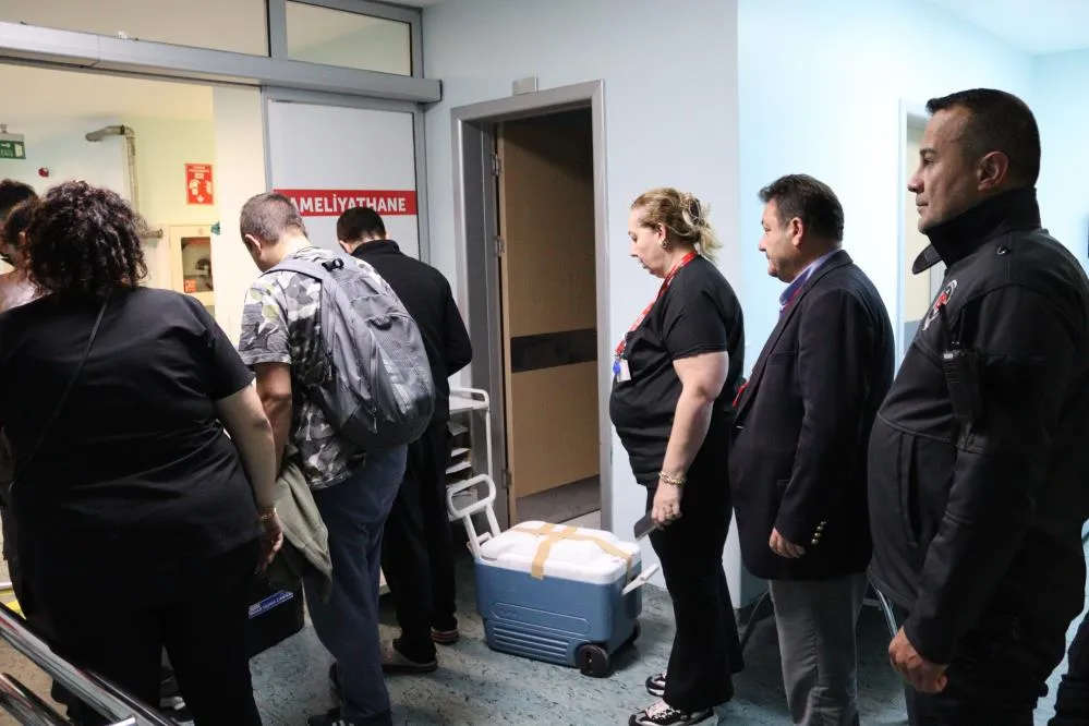 BEYİN ÖLÜMÜ GERÇEKLEŞEN HASTANIN ORGANLARI 3 KİŞİYE UMUT OLDU