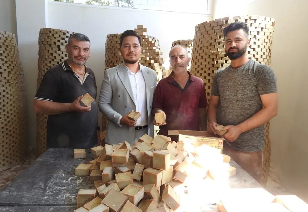 SABUN ÜRETİMİNİ 4. KUŞAK USTA OLARAK SÜRDÜRÜYOR