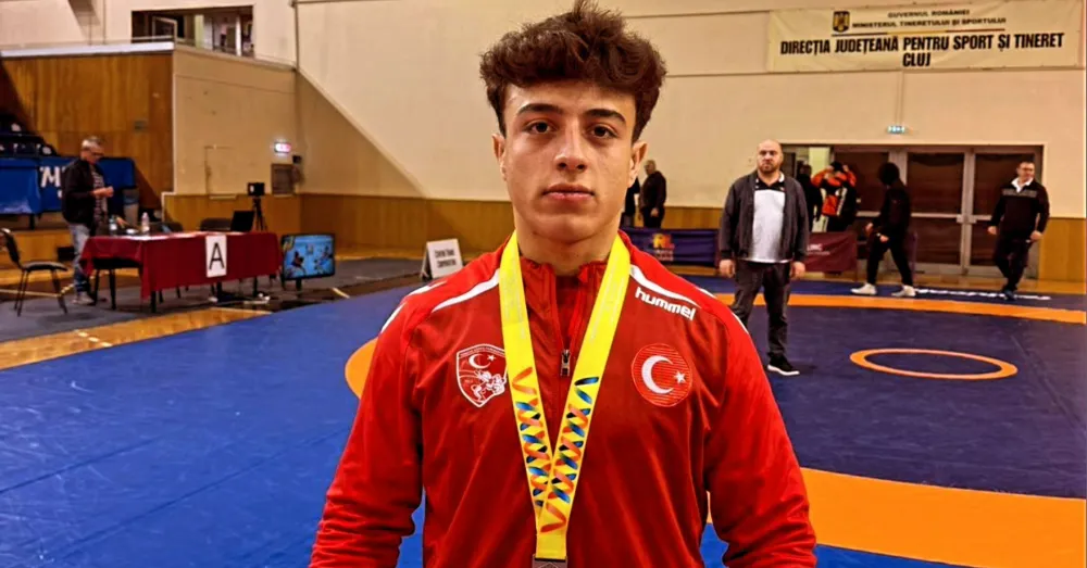 NİĞDELİ GÜREŞÇİ HÜSEYİN AĞAÇCI’DAN BALKAN İKİNCİLİĞİ! 