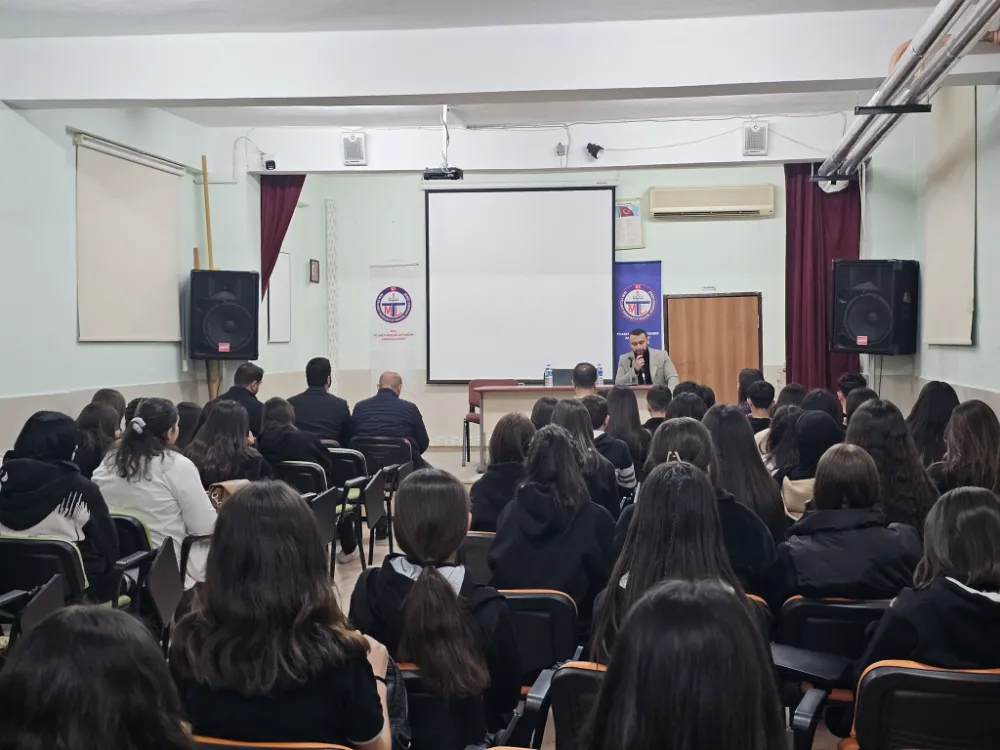 BOR’DA “AİLE VE ANNE-BABA HAKKI” KONFERANSINA YOĞUN İLGİ