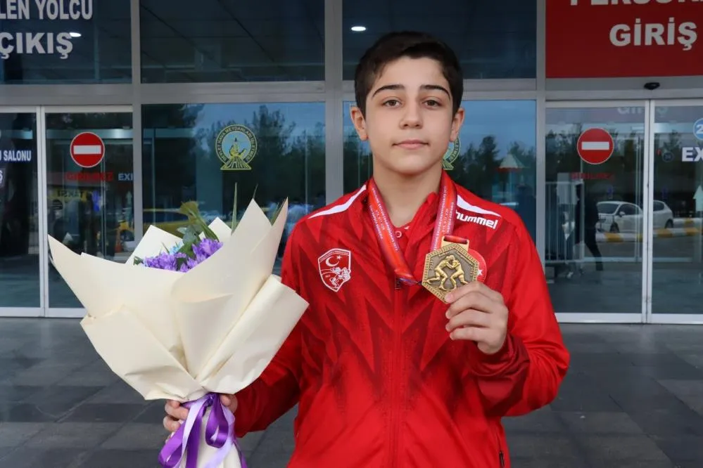 BALKAN ŞAMPİYONU COŞKUYLA KARŞILANDI