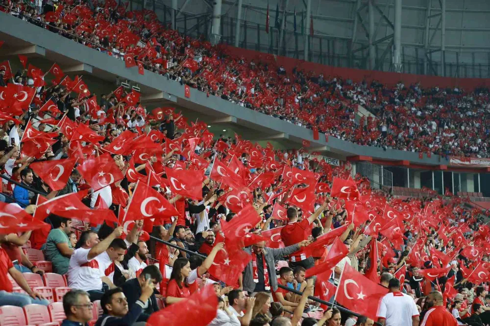 TÜRKİYE - GÜRCİSTAN MAÇININ TRİBÜN GELİRLERİ GAZZE’YE BAĞIŞLANACAK