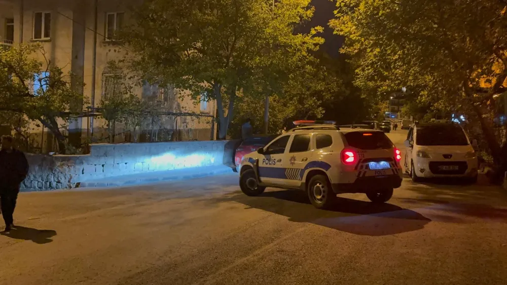 TEK YAŞAYAN ADAM EVİNDE ÖLÜ BULUNDU