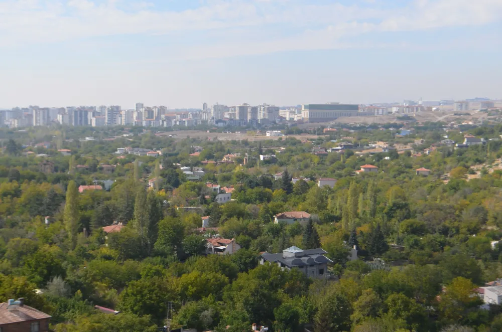 NİĞDE KAYARDI BAĞLARI SONBAHARLA BÜYÜLÜYOR: RENK CÜMBÜŞÜ ZİYARETÇİLERİ BEKLİYOR