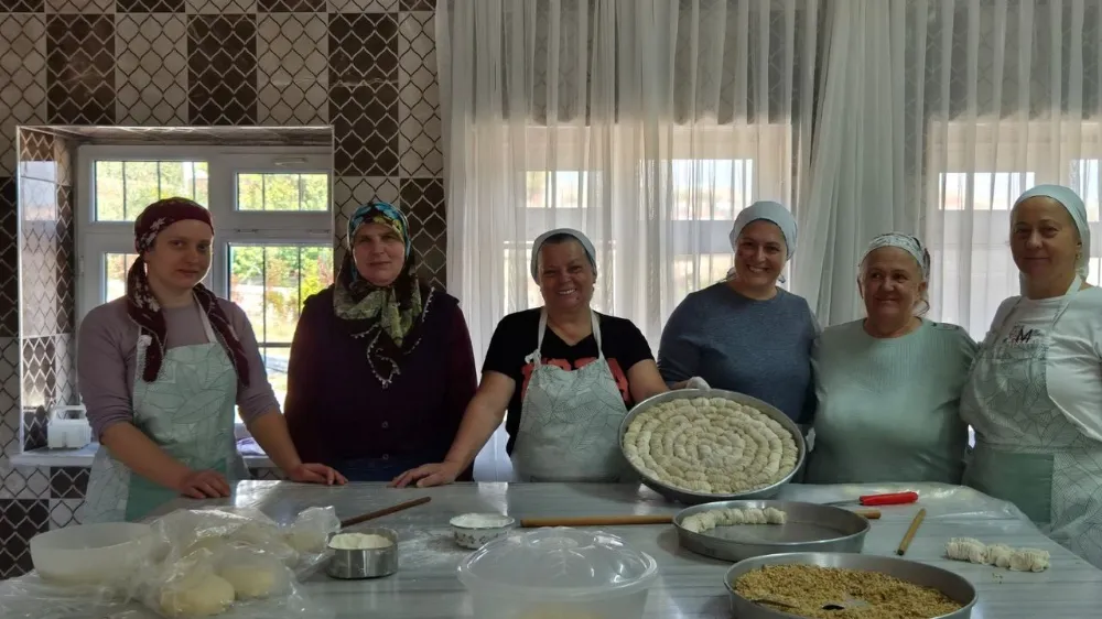 YEŞİLBURÇLU KADINLARIN LEZZET ATAĞI: FESTİVAL İÇİN HAZIRLIK TAM GAZ