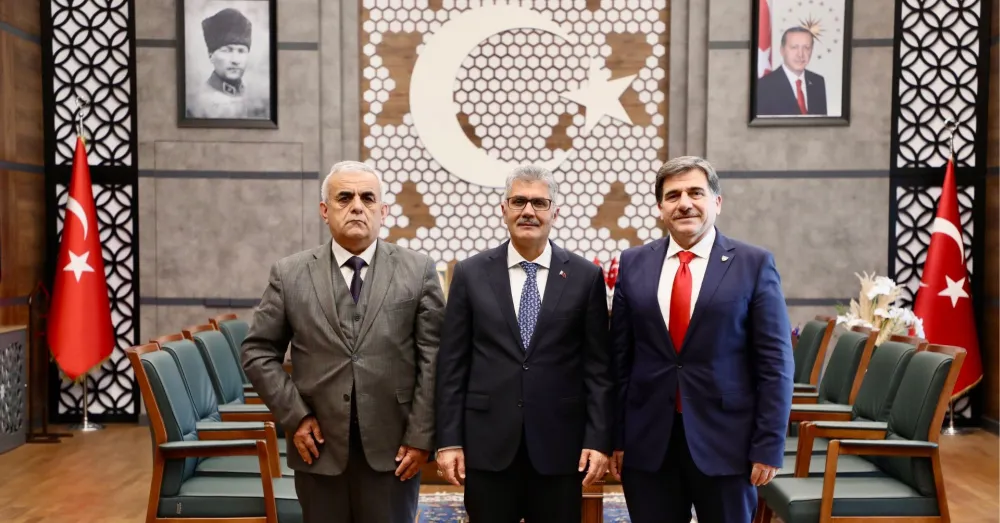 NİĞDE VALİSİ ÇELİK, METEOROLOJİ YETKİLİLERİNİ MAKAMINDA AĞIRLADI