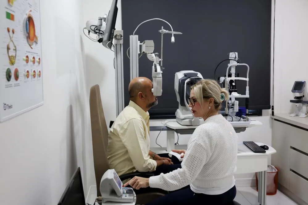 PROF. DR. AYLİN VE M. NAZIM KARALEZLİ, YENİ MUAYENEHANELERİNDE HASTA KABULÜNE BAŞLADI