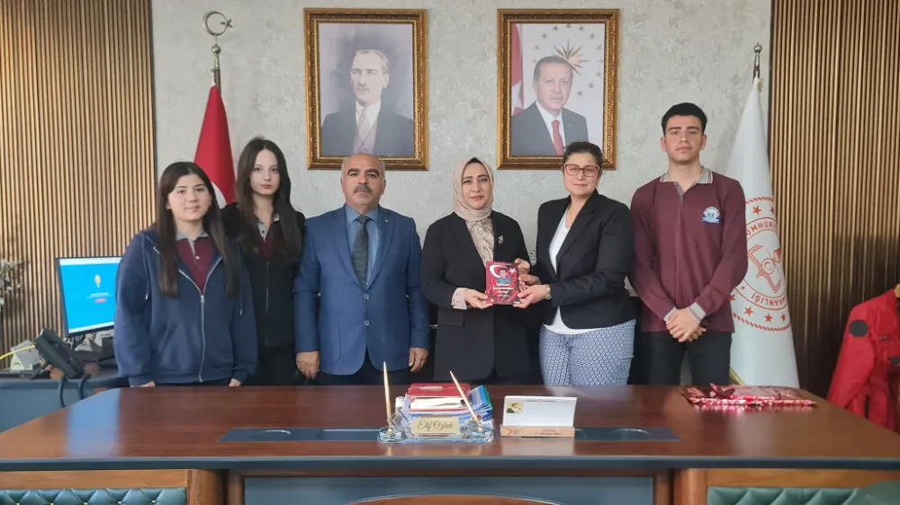 MÜDÜR ÖZBEK, DERECEYE GİREN ÖĞRENCİLERİ AĞIRLADI