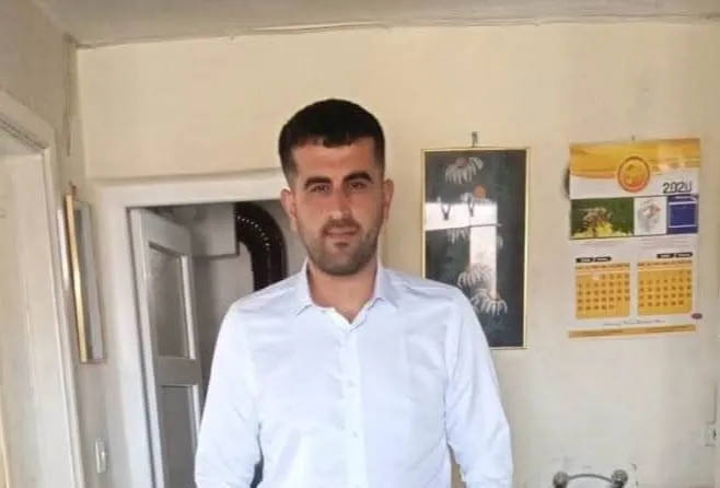 OTOMOBİL BARİYERLERE ÇARPTI: 1 ÖLÜ, 2 YARALI