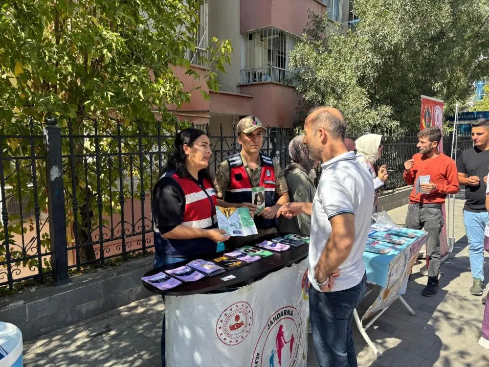 ŞİDDET VE BAĞIMLILIKLA MÜCADELE ETKİNLİĞİ DÜZENLENDİ