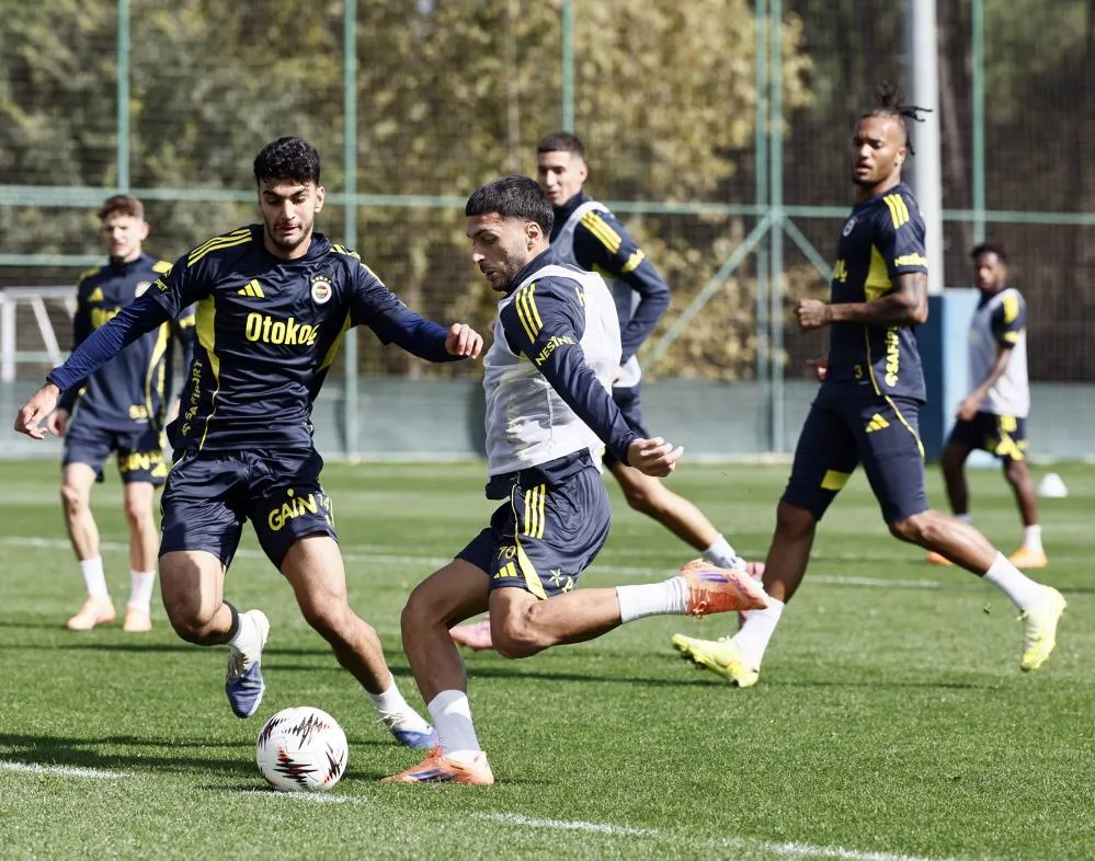 FENERBAHÇE, STUTTGART MAÇI HAZIRLIKLARINA BAŞLADI