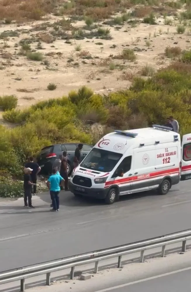 OTOMOBİL YOLDAN ÇIKTI: 1 ÖLÜ