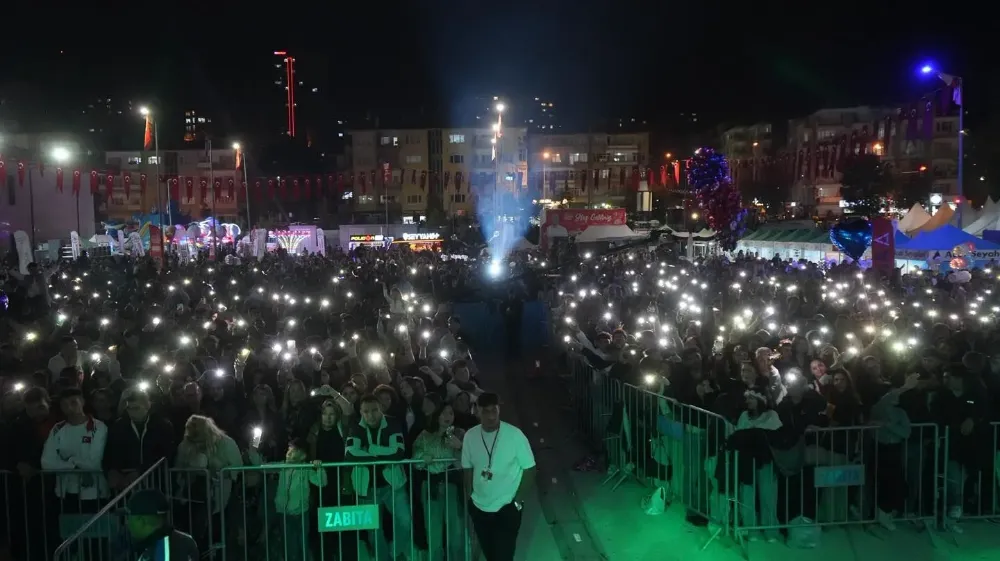 NİĞDE GASTRONOMİ FESTİVALİ’NDE 90’LAR RÜZGÂRI ESTİ!