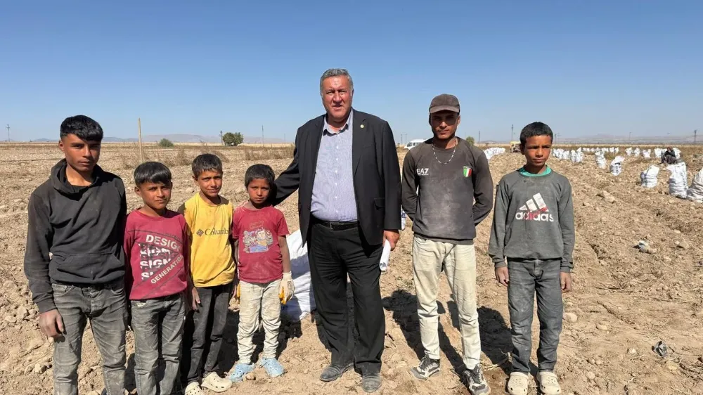 GÜRER: “TARIM İŞÇİLERİNİN ÇOCUKLARININ YAŞAM KOŞULLARI İYİLEŞTİRİLMELİ”
