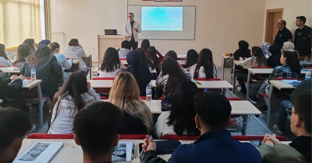 NİĞDE SGK’DAN ÜNİVERSİTE ÖĞRENCİLERİNE BİLGİLENDİRME SEMİNERİ