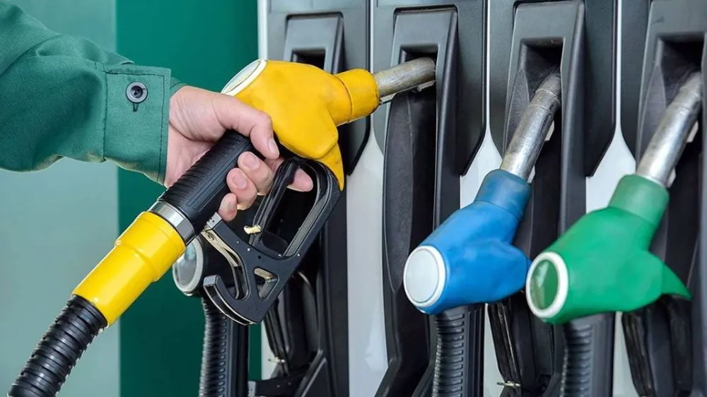 AKARYAKITTAKİ DEV ZAM TABELAYA YANSIDI: ŞU ANA KADAR BÖYLESİ GÖRÜLMEDİ