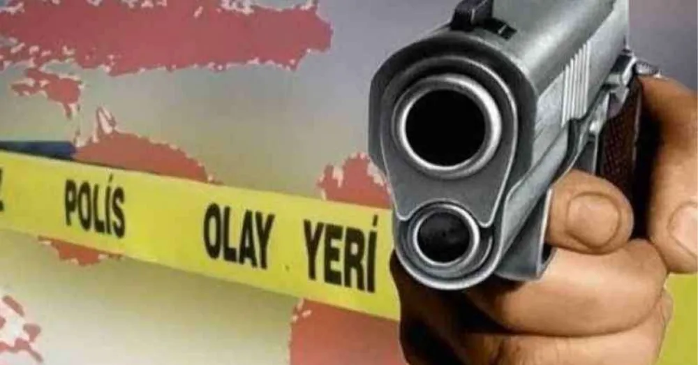 NİĞDE’DE TRAFİK KAZASI KANLI BİTTİ: YOL ORTASINDA SİLAHLAR KONUŞTU!