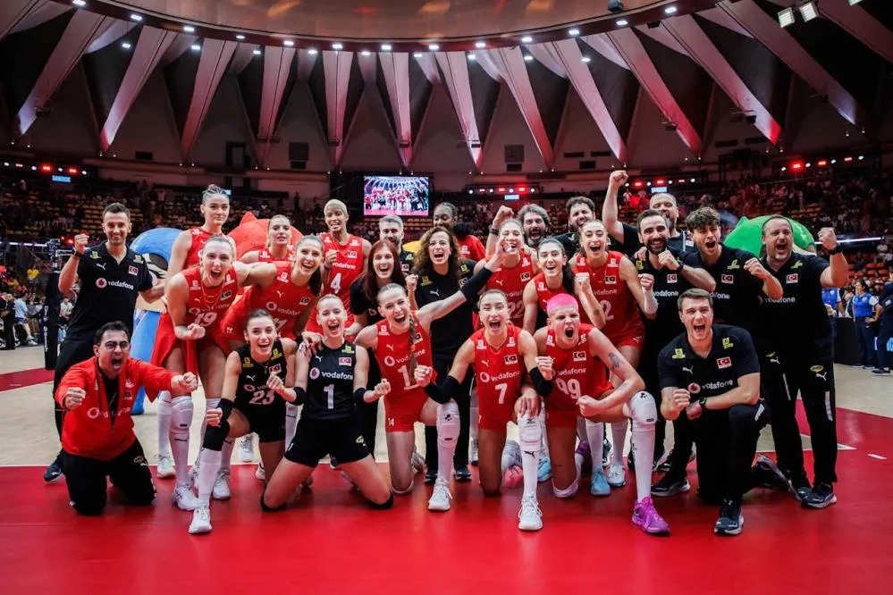 A MİLLİ VOLEYBOL TAKIMLARININ AVRUPA ŞAMPİYONALARINDAKİ MAÇ PROGRAMI AÇIKLANDI