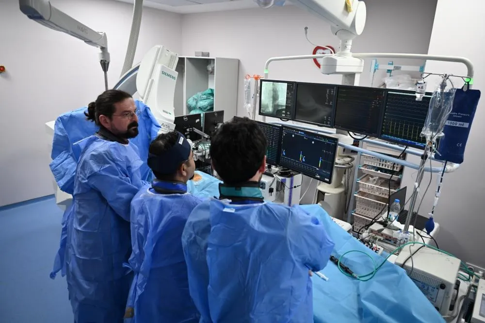 KARDİYOLOJİ KLİNİĞİ KALP SAĞLIĞINDA ÇIĞIR AÇIYOR