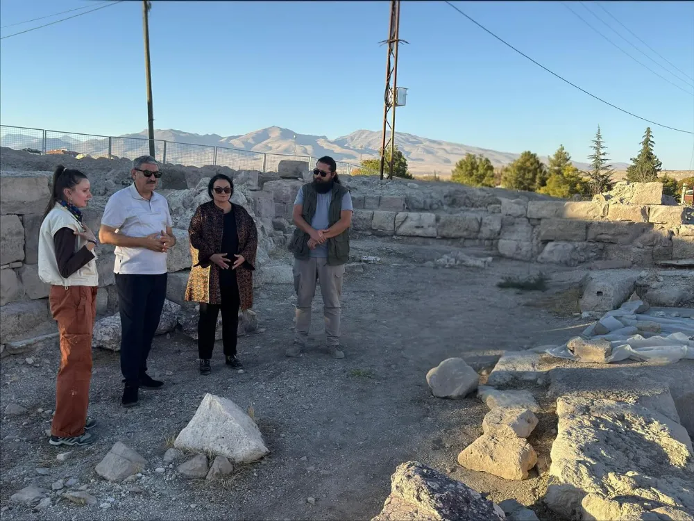 MİLLETVEKİLİ UZKURT, TYANA ANTİK KENTİ KAZI ALANINDA İNCELEMELERDE BULUNDU