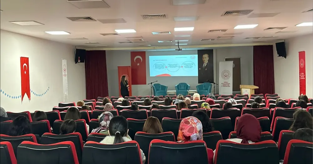 NİĞDE’DE “ÇOCUKLARDA MAHREMİYET BİLİNCİ” EĞİTİMİ DÜZENLENDİ
