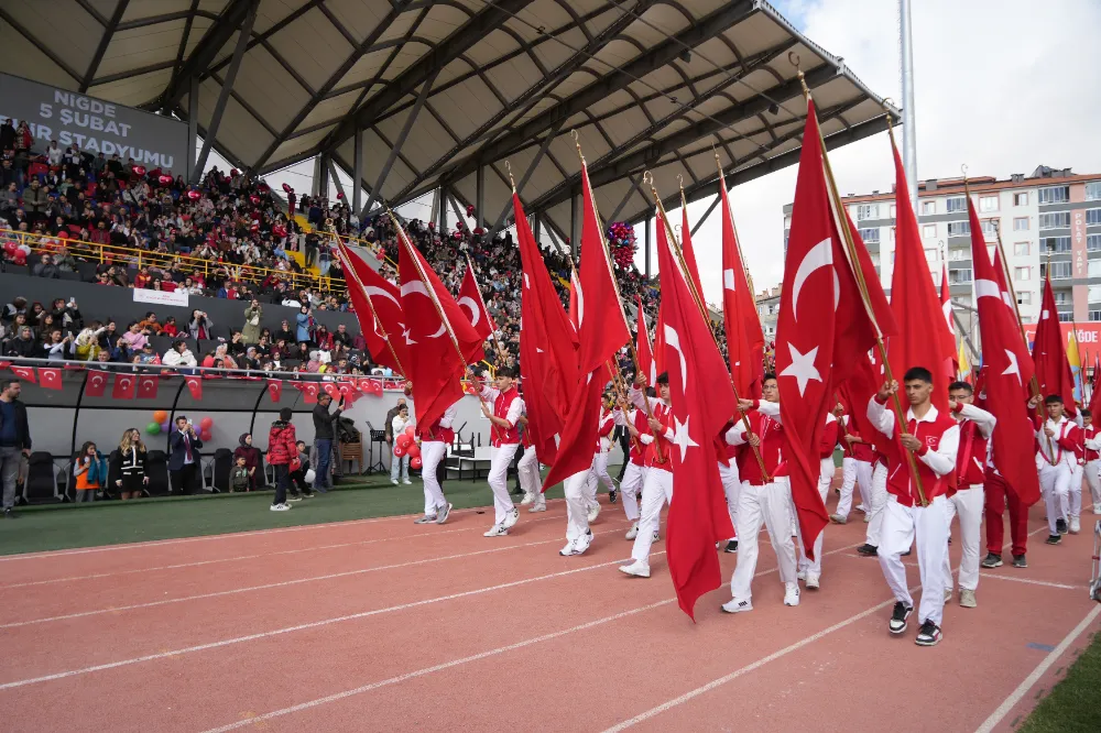 NİĞDE’DE CUMHURİYET’İN 102. YILI COŞKUYLA KUTLANDI