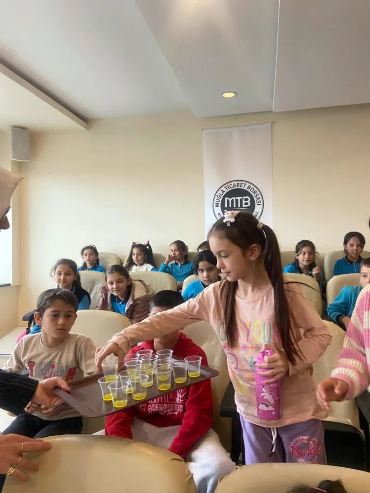 MİNİK TADIMCILARA ZEYTİNYAĞI EĞİTİMİ