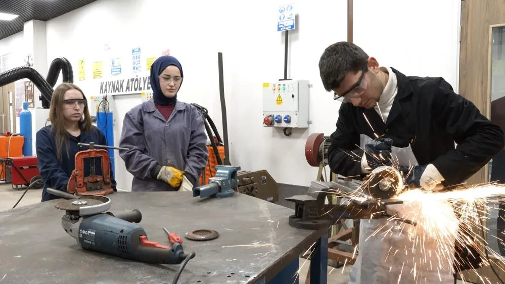 YÖK BAŞKANI ÖZVAR: 