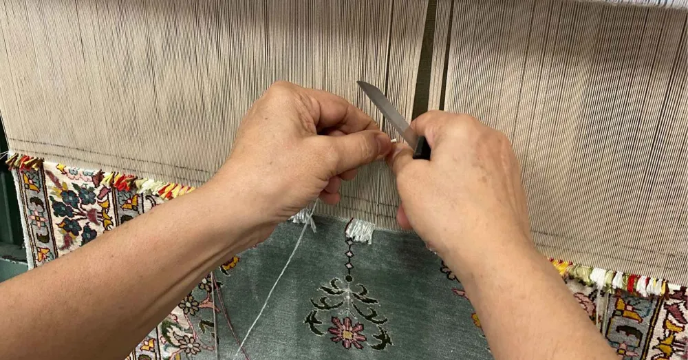 EL EMEĞİ, GÖNÜL DOKUSUYLA BULUŞUYOR: NİĞDE HALK EĞİTİMİ MERKEZİ’NDEN HALI DOKUMA KURSU