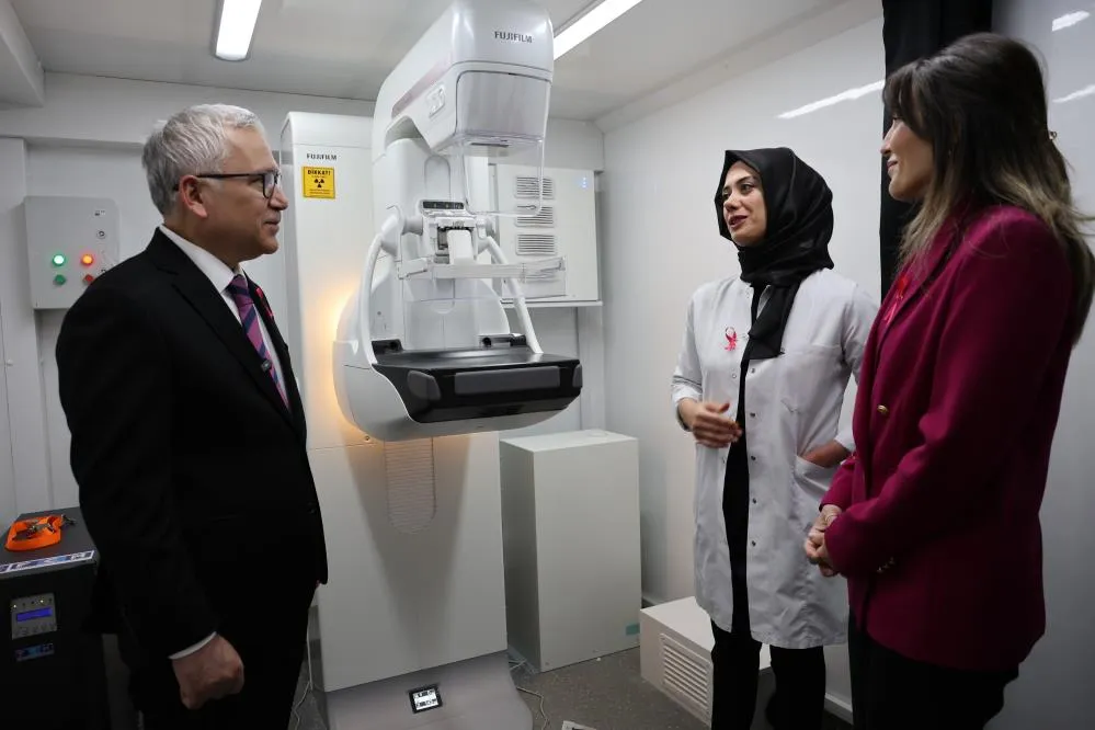 MOBİL KANSER TARAMA ARACI KÖYLERE KADAR ULAŞTI: TARAMA SAYISINDA YÜZDE 148