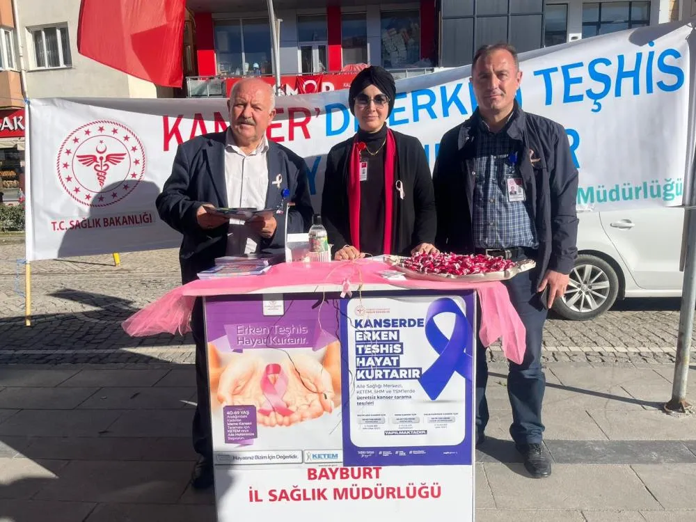 VATANDAŞLAR ‘ERKEN TEŞHİS HAYAT KURTARIR’ STANDINDA BİLGİLENDİRİLİYOR