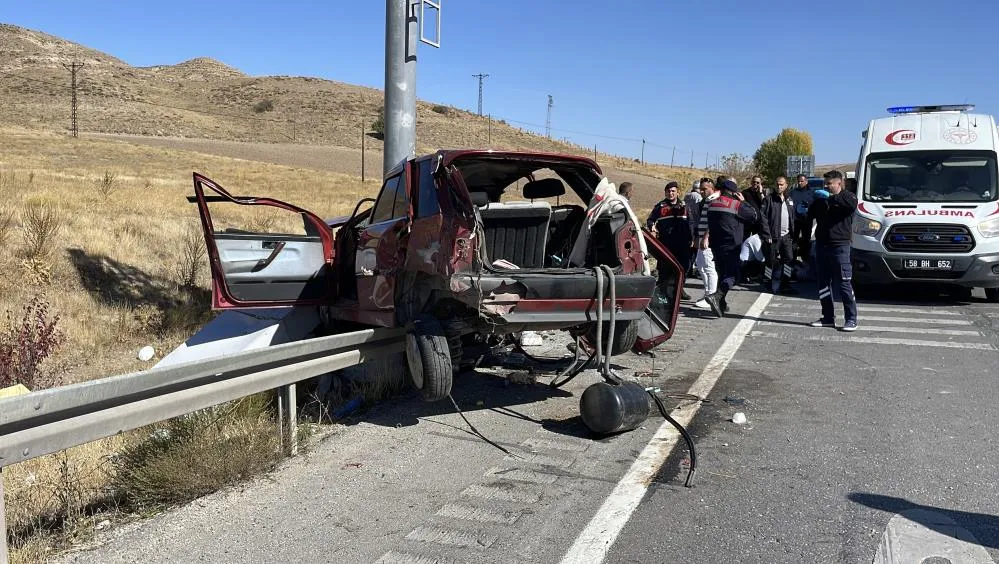 LPG TANKININ YERİNDEN ÇIKTIĞI KAZADA 10 KİŞİ YARALANDI