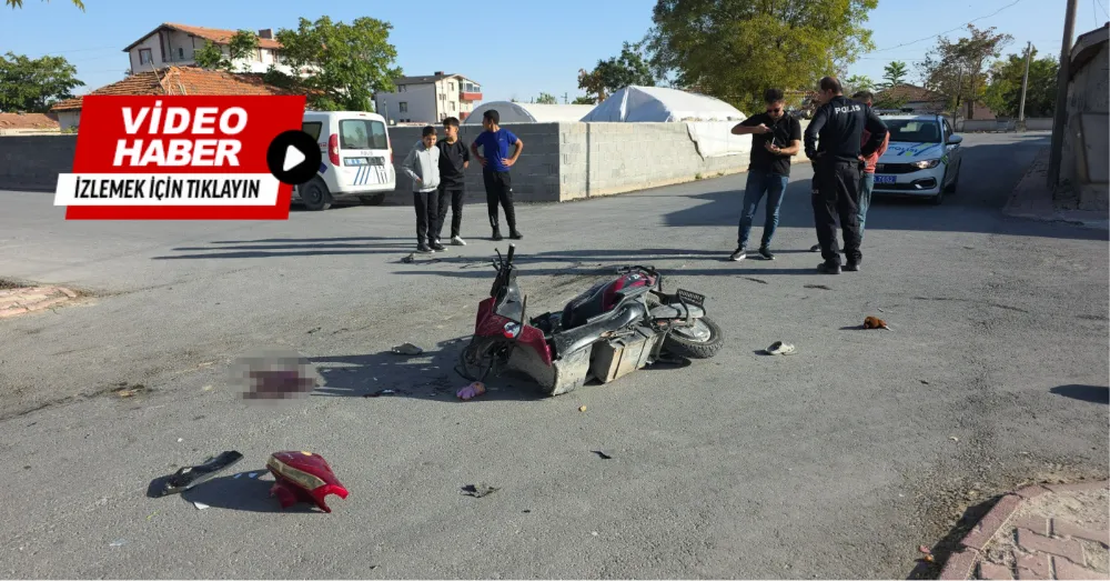 KAMYONET İLE MOTOSİKLET ÇARPIŞTI: ANNE VE İKİ ÇOCUĞU AĞIR YARALI