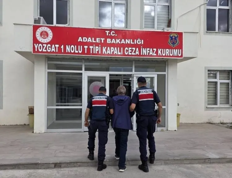 YAŞLI ÇİFTİ ÖLDÜREN KATİL ZANLISI CEZAEVİNDE KALP KRİZİ GEÇİREREK ÖLDÜ