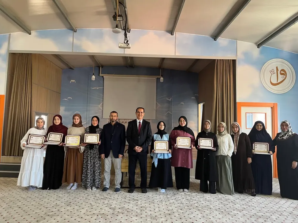 NİĞDE’DE HAFIZLIK SEVİNCİ: 10 ÖĞRENCİYE İCAZET BELGESİ VERİLDİ