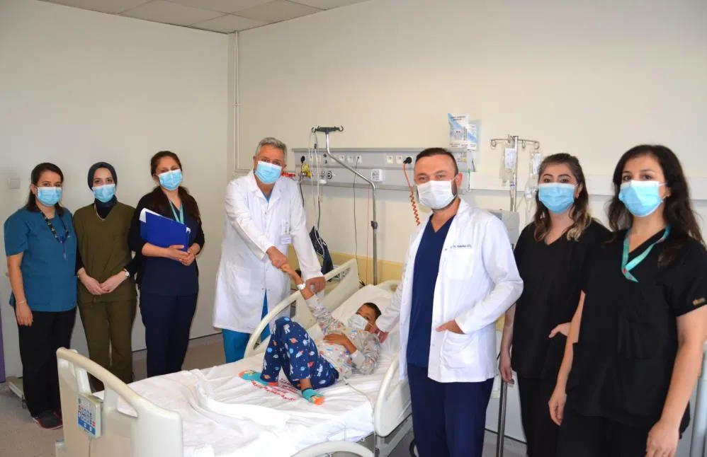 BABA 13 YAŞINDAKİ OĞLUNA HAYAT VERDİ