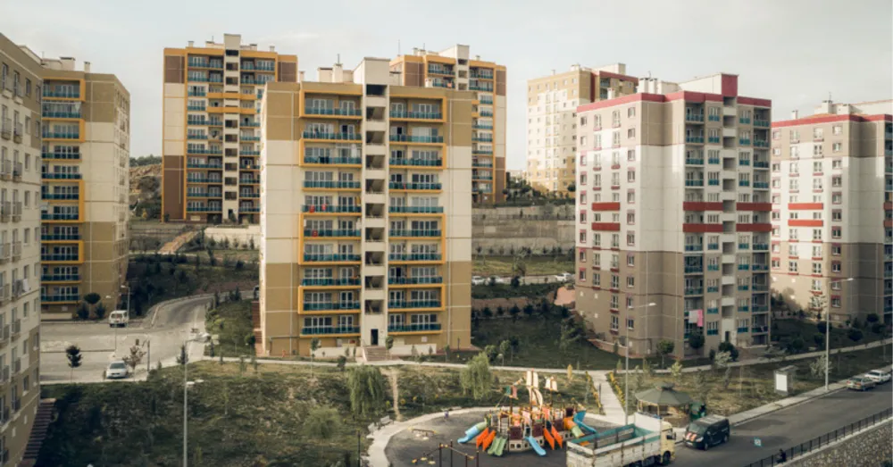 EFENDİBEY MAHALLESİ TOKİ’DE AİDAT VAR, HİZMET YOK: TEMİZLİK YAPILMIYOR, VATANDAŞ TEPKİLİ