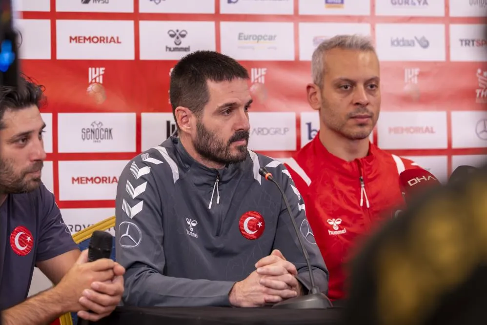 ELAZIĞ’DA MİLLİ MAÇ HEYECANI