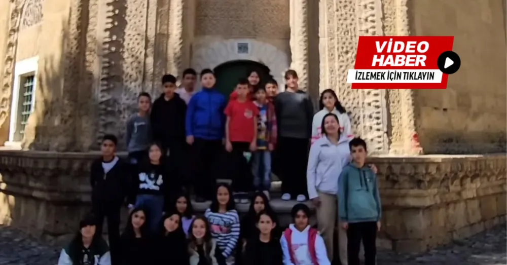 HÜDAVENT HATUN TÜRBESİ’NDE KÜÇÜK KALPLERDEN BÜYÜK DUALAR