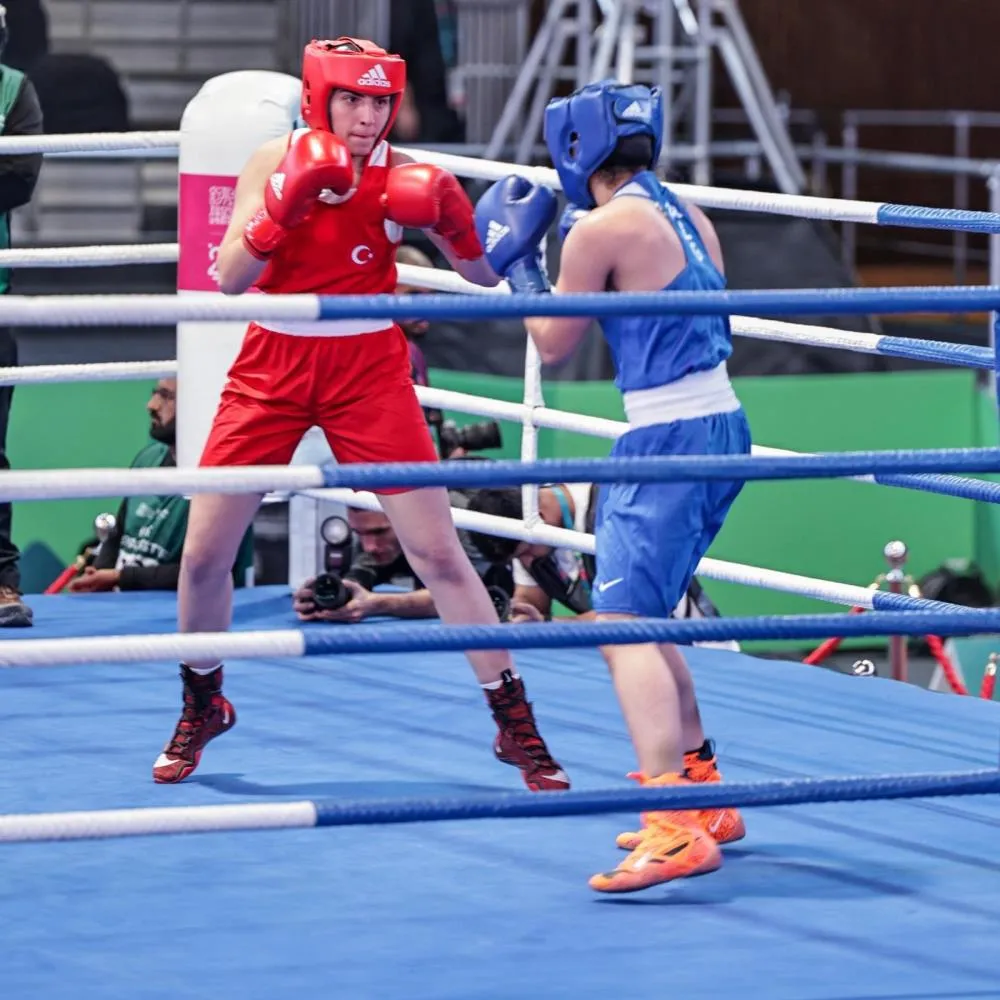 MİLLİ BOKSÖRLERDEN RİYAD