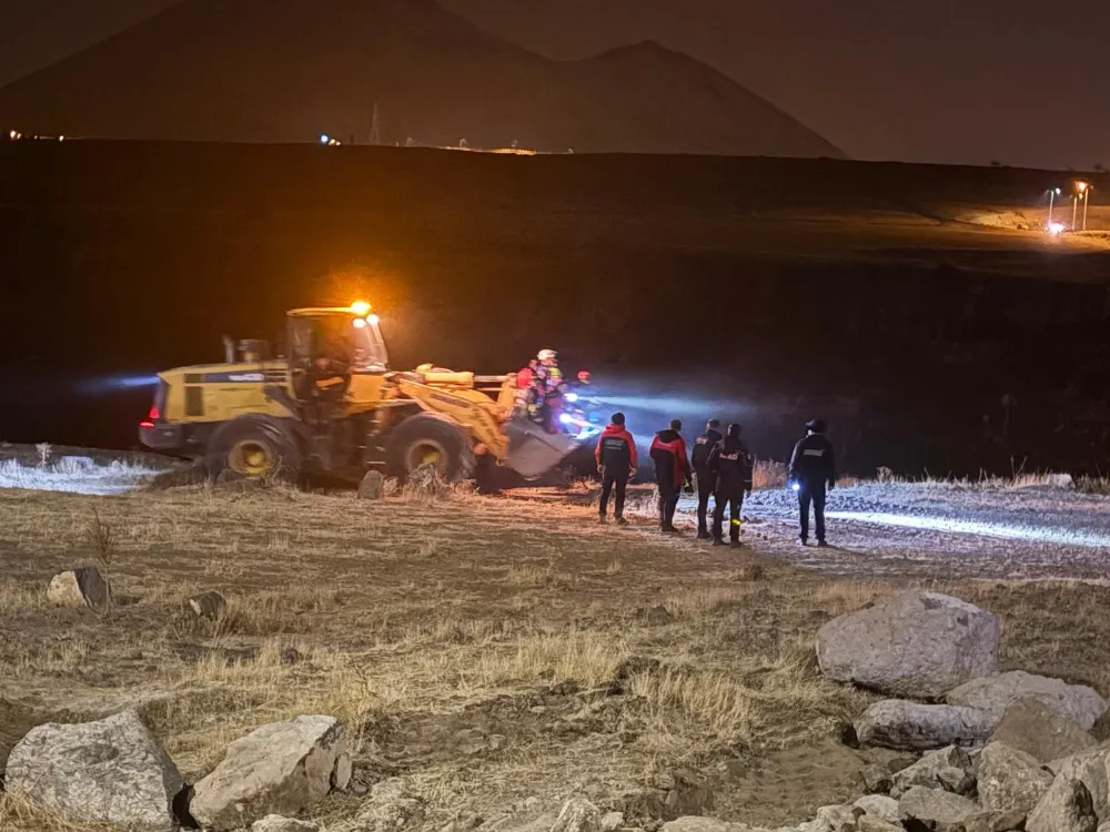 OTOMOBİL 200 METRE YÜKSEKLİKTEN VADİYE UÇTU: 1 ÖLÜ