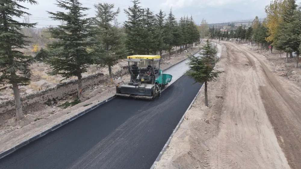 ALTYAPISI TAMAMLANAN 75. YIL CADDESİ’NDE ASFALT SERİMİ BAŞLADI