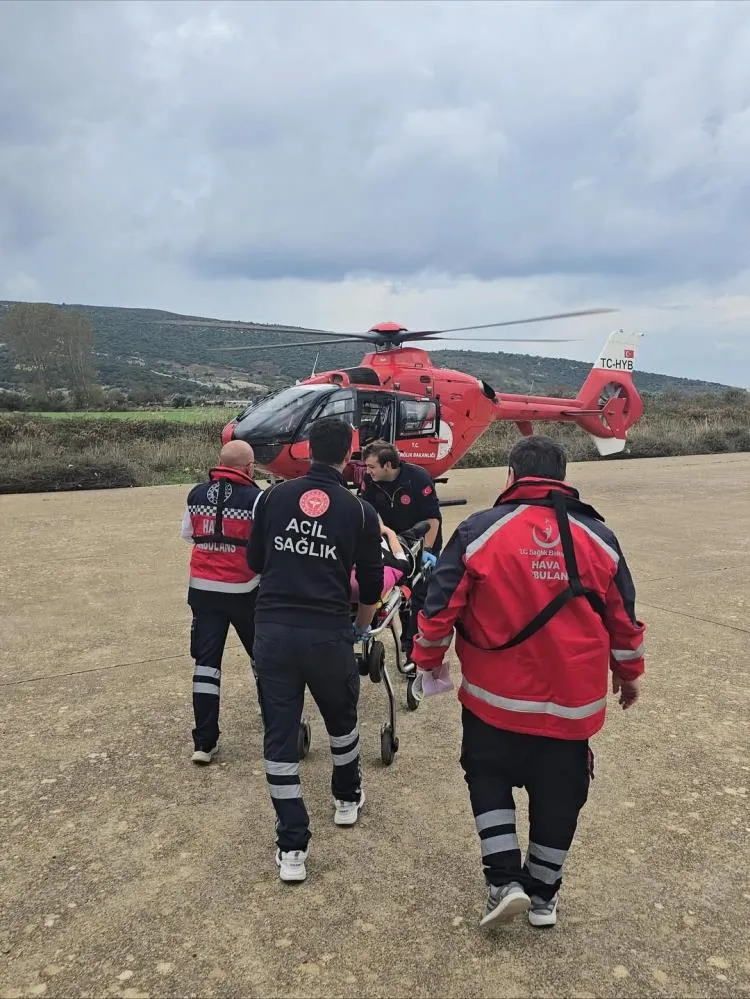 RAHATSIZLANAN İKİ HASTA HELİKOPTER AMBULANSLA ÇANAKKALE