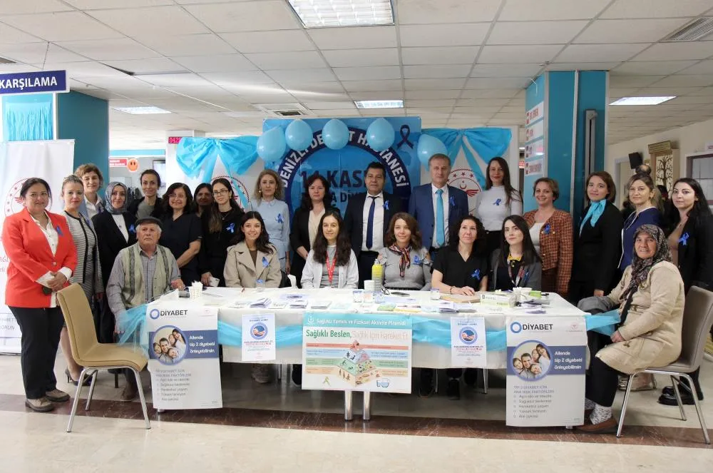 Mavi balonlar diyabete farkındalık için gökyüzüne bırakıldı